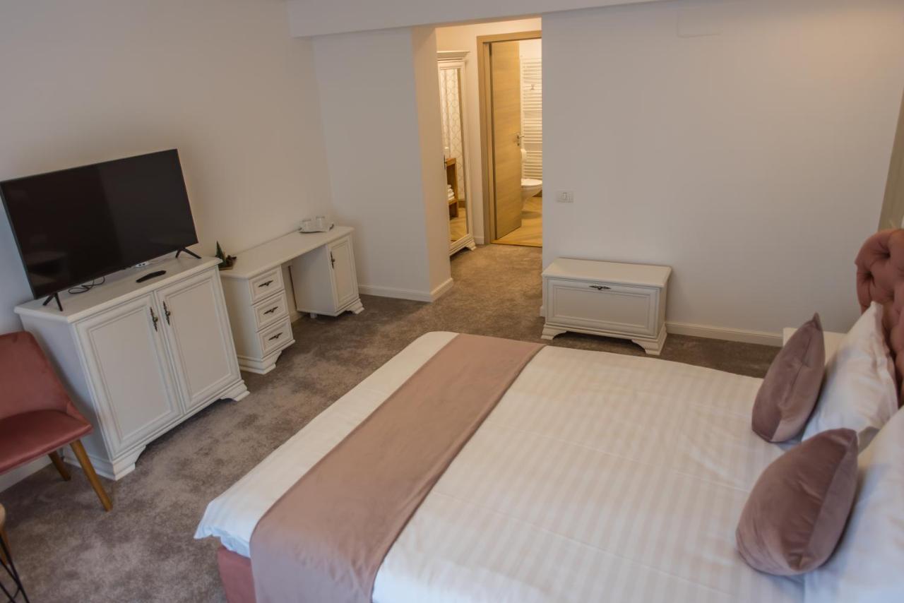 Boga Rooms Sinaia Buitenkant foto
