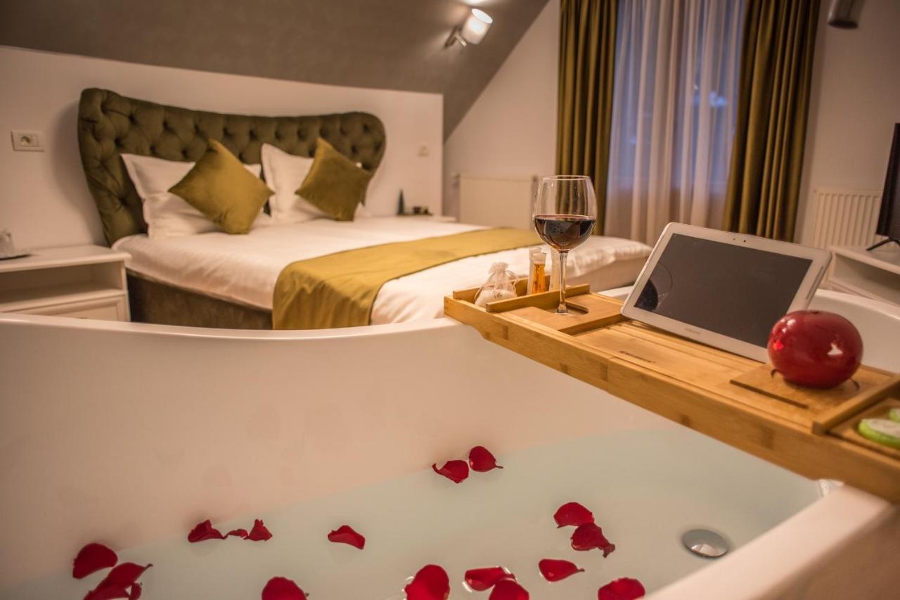 Boga Rooms Sinaia Buitenkant foto